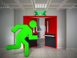 Jak zakwalifikować wypadek przed drzwiami zakładu pracy przed rozpoczęciem pracy?