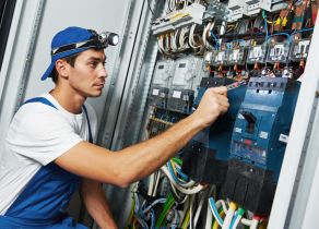 Sprzęt ochronny elektroizolacyjny w rozdzielniach niskich napięć
