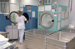 Badania sanitarno-epidemiologiczne w szpitalnej pralni i sterylizatorni