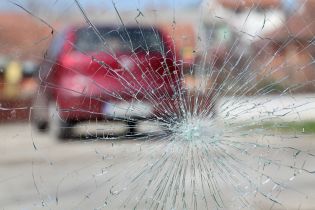 Śmierć nietrzeźwego pracownika korzystającego z firmowego transportu może być wypadkiem przy pracy