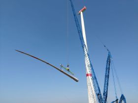 Światowy Dzień Wiatru: bezpieczeństwo pracy przy turbinach wiatrowych. Tych zagrożeń nie wolno lekceważyć!