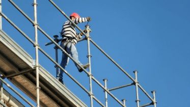 Praca na wysokości powyżej 3 m, a skierowanie na badanie lekarskie pracownika