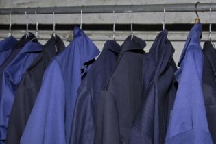 Odzież i obuwie ochronne dla pracownika administracji szkoły