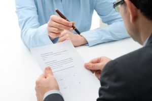 Nakaz PIP zatrudnienia w służbie BHP na podstawie stosunku pracy – czy to możliwe?