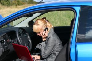 Wypadek w drodze z pracy po telefonie pracodawcy – czy to wypadek przy pracy?