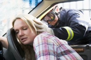wypadek drogowy - poszkodowana kobieta