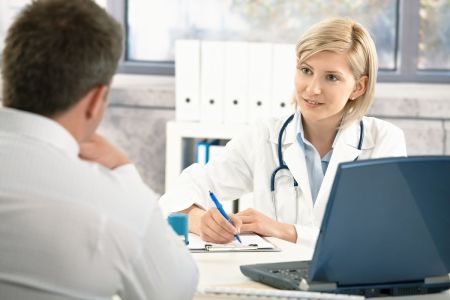 Odstępstwo od badania kontrolnego: badania kontrolne po L4 – zwolnienia podzielone weekendem 