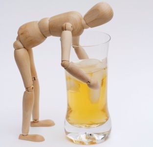 Piwo bezalkoholowe a obowiązek zapewnienia napojów pracownikom
