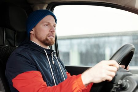 Nowoczesne narzędzia w zarządzaniu flotą – jak wspierają bezpieczeństwo kierowców?