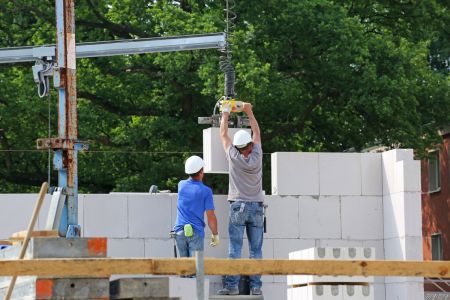 Kontrola trzeźwości pracowników podwykonawcy na budowie